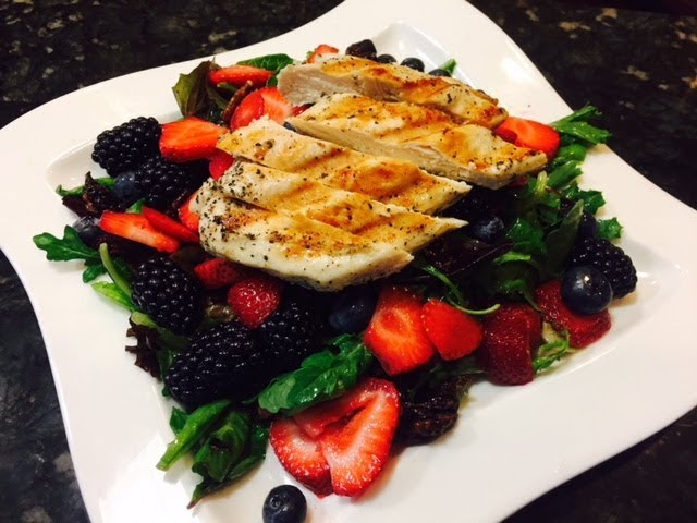 Figs & Berry Salad with Grilled Chicken Breast